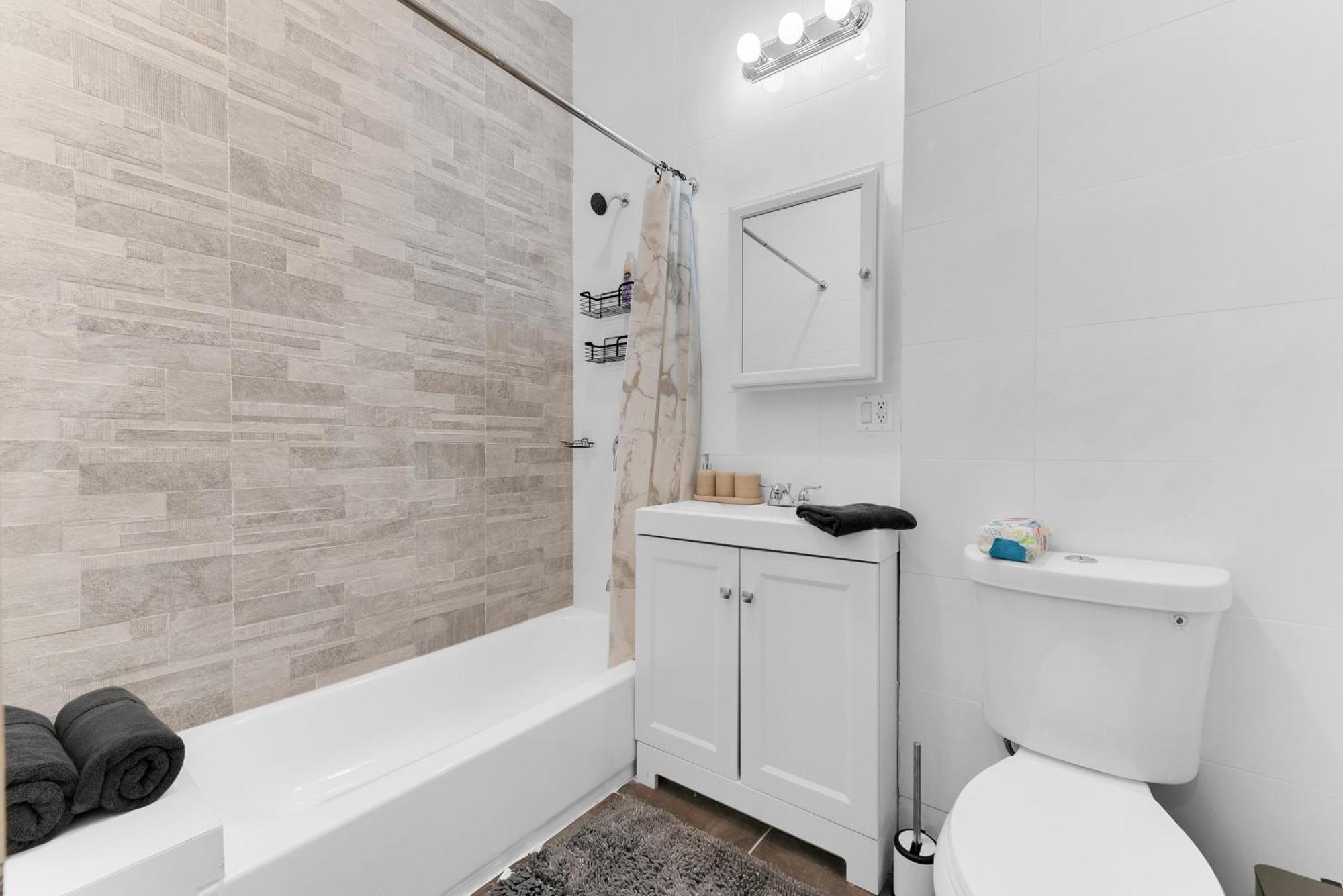 Charming 2Br Bkyrd Near Williamsburg Apartment นิวยอร์ก ภายนอก รูปภาพ