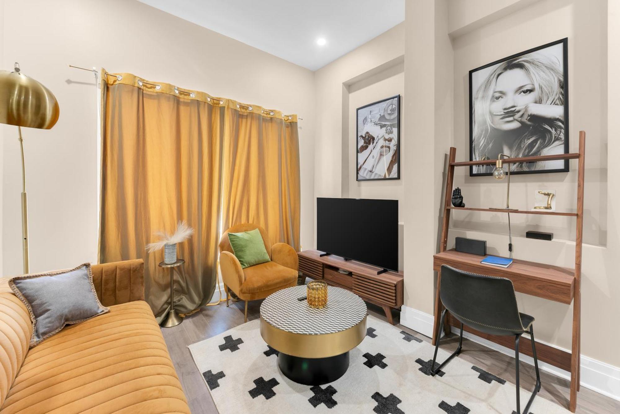Charming 2Br Bkyrd Near Williamsburg Apartment นิวยอร์ก ภายนอก รูปภาพ